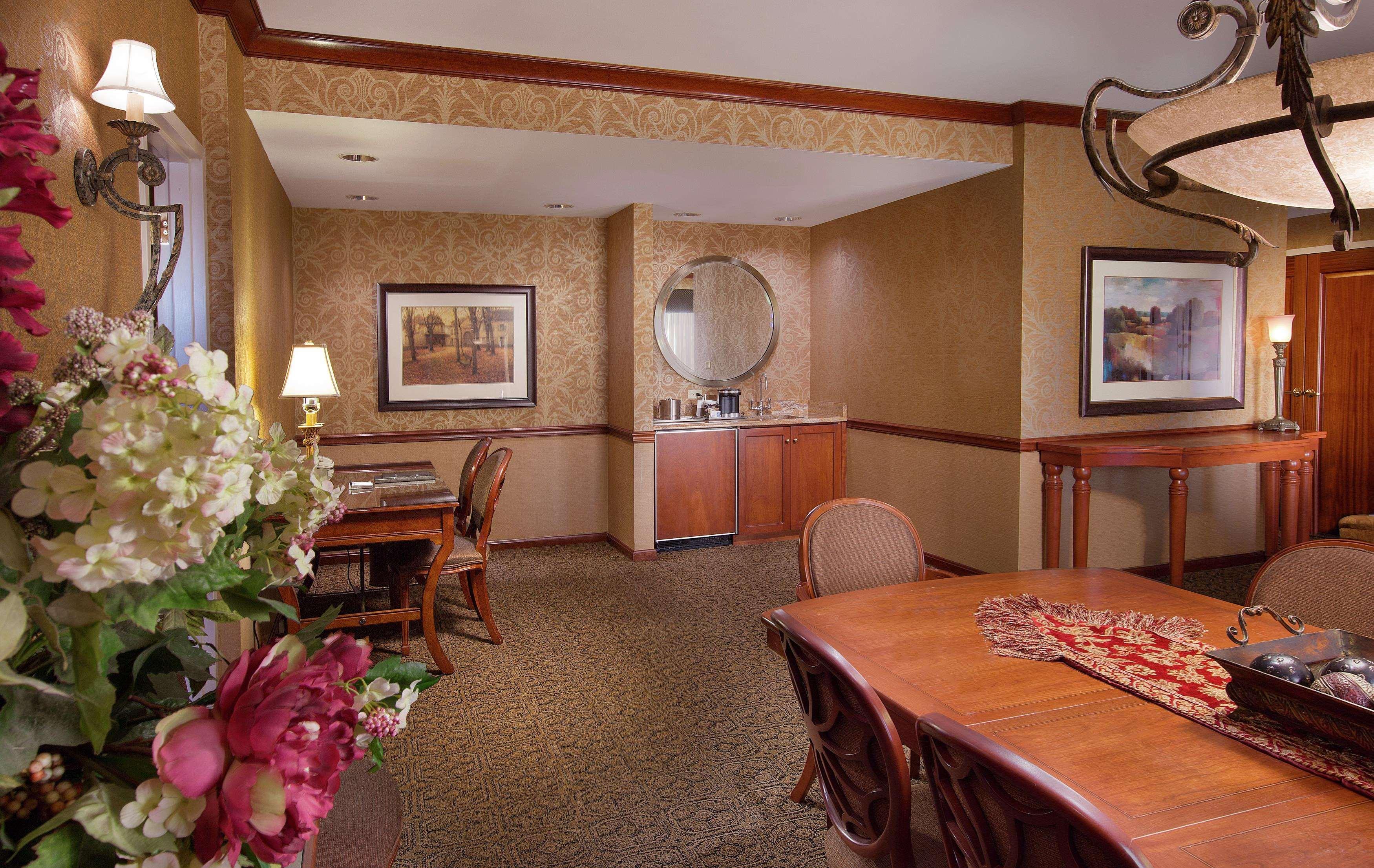 Doubletree By Hilton Lisle Naperville Exterior foto